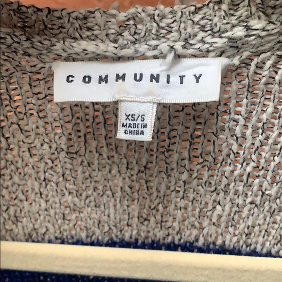 Aritzia “Community” Cape - Picture 3 of 3